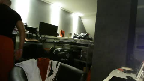 Chico que rico Caliente online show from 3, 2, 2025