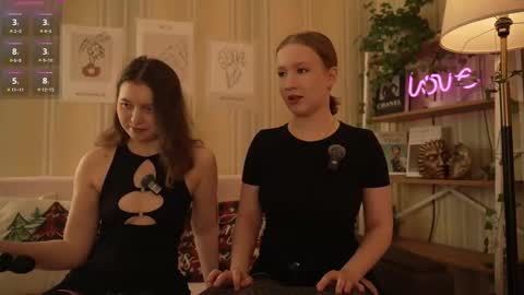 Snapshot of ruminelle chatting on 15, 12, 2025 Lilith online show from 15, 12, 2025