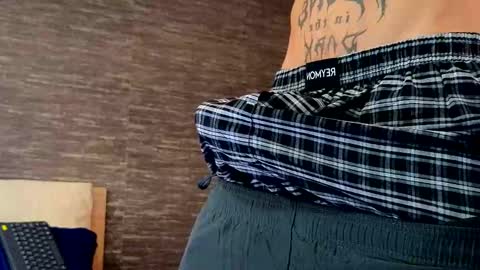 Snapshot of russell_adams_ chatting on 26, 2, 2025 R U S S E L L online show from 26, 2, 2025