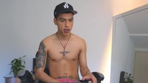 Snapshot of russell_adams_ chatting on 7, 10, 2025 R U S S E L L online show from 7, 10, 2025