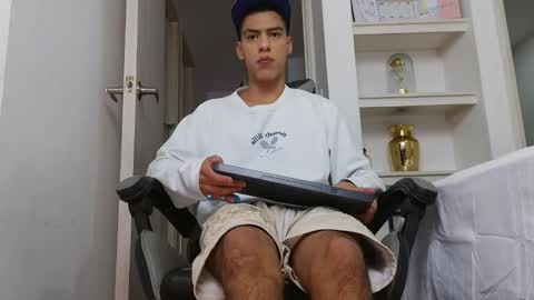Snapshot of russell_adams_ chatting on 2, 2, 2026 R U S S E L L online show from 2, 2, 2026
