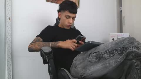 Snapshot of russell_adams_ chatting on 19, 2, 2026 R U S S E L L online show from 19, 2, 2026