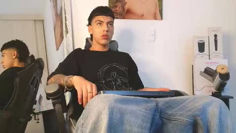 Snapshot of russell_adams_ chatting on 2, 3, 2026 R U S S E L L online show from 2, 3, 2026