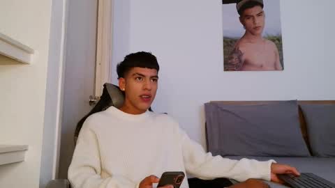 Snapshot of russell_adams_ chatting on 24, 3, 2026 R U S S E L L online show from 24, 3, 2026