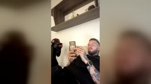 Snapshot of russo_fox chatting on 6, 5, 2026 russo_fox online show from 6, 5, 2026