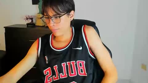 Snapshot of ryan_bronw chatting on 25, 5, 2026 Nathan online show from 25, 5, 2026
