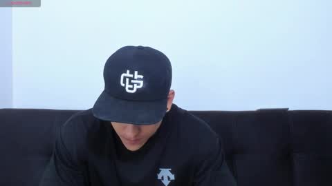 ryanwhite3 online show from 28, 10, 2025