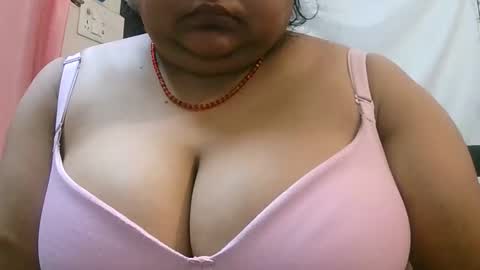 Snapshot of s03286 chatting on 15, 12, 2025 HotLovers online show from 15, 12, 2025