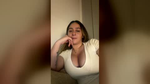 Snapshot of s0phie_26 chatting on 4, 5, 2026 Sofia Independent Model online show from 4, 5, 2026