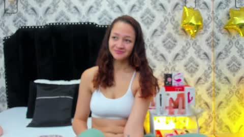 Snapshot of saara_brown chatting on 19, 1, 2025 Saara Brown online show from 19, 1, 2025