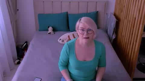 Sabrina MacMarren online show from 7, 3, 2026