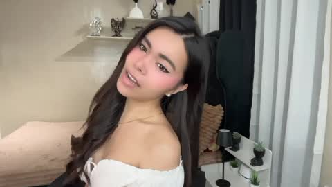 sabrinamadonna54 online show from 8, 6, 2026