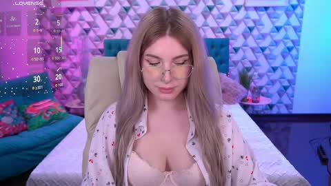 Snapshot of sabrinamuse chatting on 7, 5, 2026 Sabrina online show from 7, 5, 2026