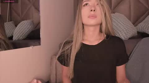 S A B R I N A  online show from 15, 9, 2025