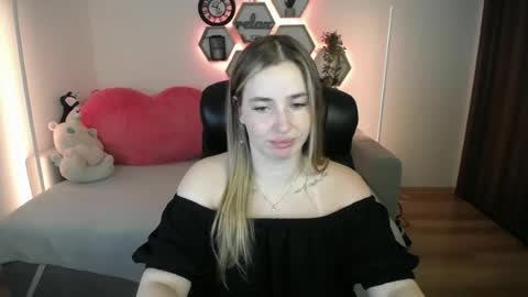 Snapshot of sabrinviolet chatting on 14, 7, 2026 Sabrina Violet online show from 14, 7, 2026