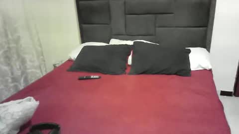 sacrletardiente online show from 5, 1, 2025