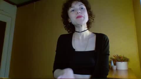 Snapshot of sadnimf chatting on 27, 10, 2025 Rose online show from 27, 10, 2025