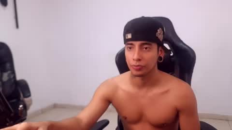 Snapshot of saenz_hotx chatting on 7, 8, 2026 saenz_hotx online show from 7, 8, 2026