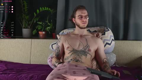 Adam online show from 15, 9, 2025