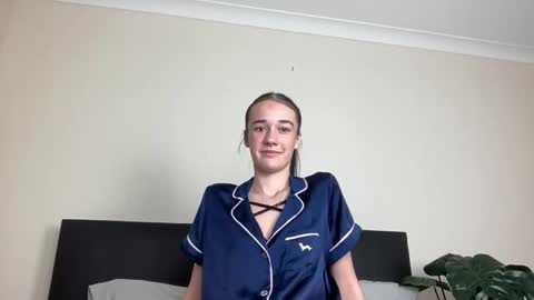 urs xxx content in my bio online show from 17, 3, 2026