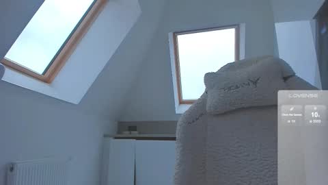 You can call me Lo if someone writes to me in the pm without paying an instant BAN online show from 5, 11, 2025