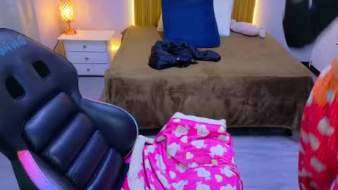 Snapshot of sailor_moon07 chatting on 27, 5, 2026 sailor online show from 27, 5, 2026