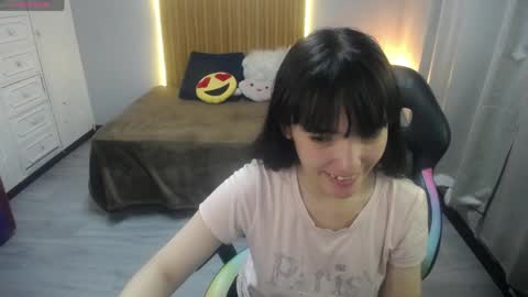 Snapshot of sailor_moon07 chatting on 31, 5, 2026 sailor online show from 31, 5, 2026