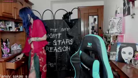    online show from 21, 4, 2026