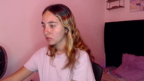 Snapshot of sakuraa_petitex chatting on 7, 11, 2025 Sakura online show from 7, 11, 2025