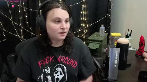 salacious_bunny online show from 12, 4, 2026