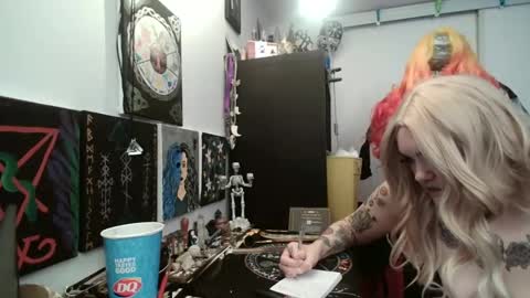 salemsslut online show from 10, 1, 2025