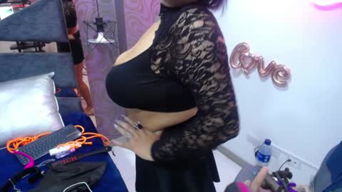 Snapshot of salii_poison chatting on 4, 12, 2024 salii_poison online show from 4, 12, 2024