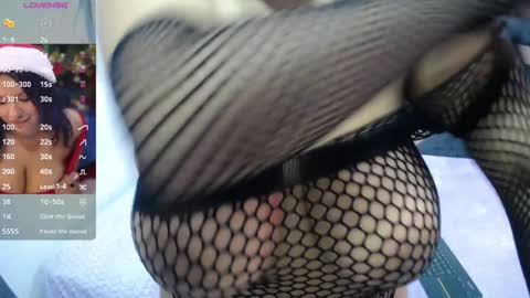 Snapshot of salii_poison chatting on 12, 12, 2024 salii_poison online show from 12, 12, 2024