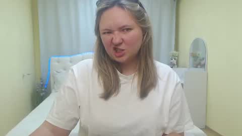 Snapshot of sallyverda chatting on 13, 7, 2026 Sally online show from 13, 7, 2026
