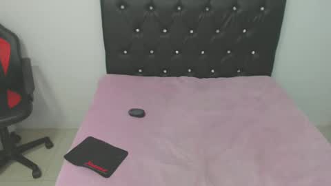 Snapshot of salomeswet chatting on 8, 1, 2025 martina online show from 8, 1, 2025