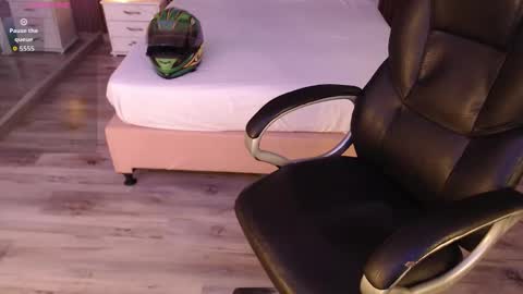 SAM MANSON online show from 18, 12, 2025