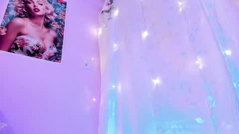 Snapshot of samanta_roberts1 chatting on 3, 3, 2025 Samanta online show from 3, 3, 2025