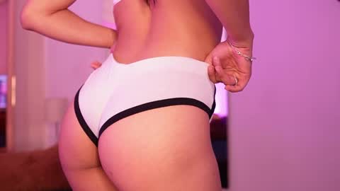 samantavazquez online show from 14, 4, 2026