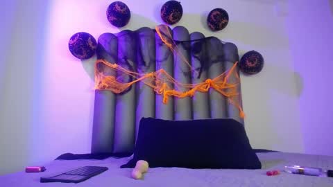 samantha_scottt online show from 18, 10, 2025