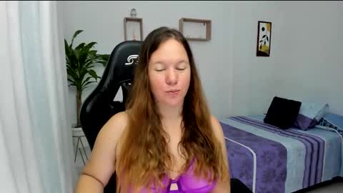 Samantha samy online show from 2, 2, 2025