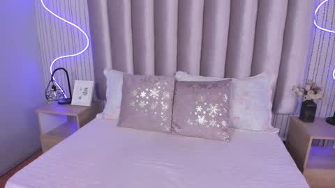 Alejandra  online show from 27, 9, 2025