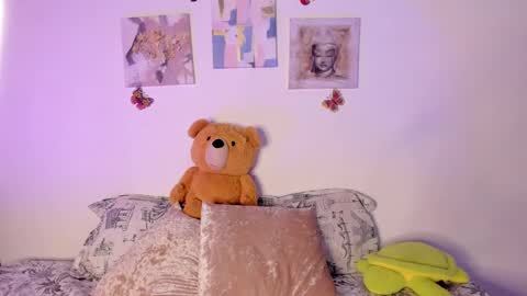 Samara is my name a pleasure delighted that you are here leave your thumb up it is important to me online show from 24, 1, 2025