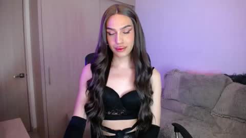 Samara Silex online show from 15, 10, 2025