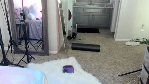 Yaya online show from 24, 1, 2025