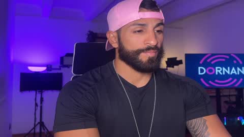 Snapshot of samdornan chatting on 1, 1, 2025 Sam Dornan online show from 1, 1, 2025