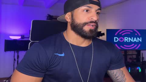 Snapshot of samdornan chatting on 2, 1, 2025 Sam Dornan online show from 2, 1, 2025