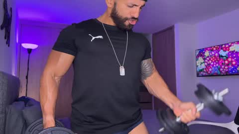 Snapshot of samdornan chatting on 11, 1, 2025 Sam Dornan online show from 11, 1, 2025