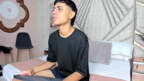 Snapshot of samfrrost chatting on 5, 4, 2026 Samfrrost online show from 5, 4, 2026