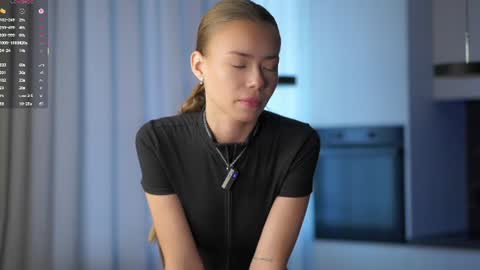 Snapshot of sammymally chatting on 13, 7, 2026 Vivienne online show from 13, 7, 2026