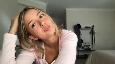 Snapshot of sammyygirlxx chatting on 11, 5, 2026 Sammy online show from 11, 5, 2026